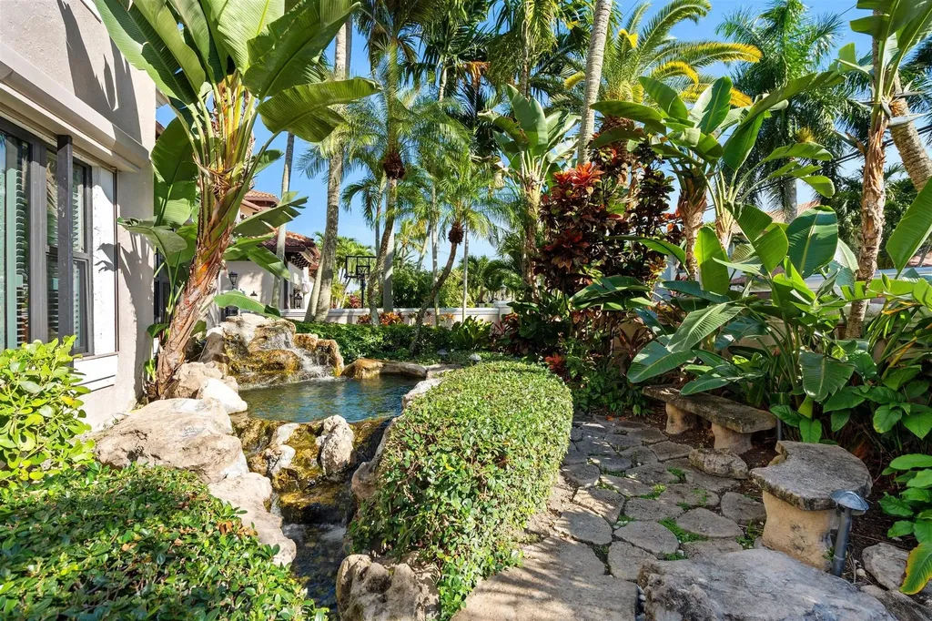2325 NE 28th Street Lighthouse Point FL 33064