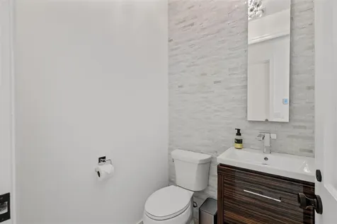 2325 NE 28th Street Lighthouse Point FL 33064