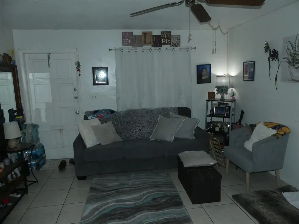 4725 SW 65th Avenue Davie FL 33314