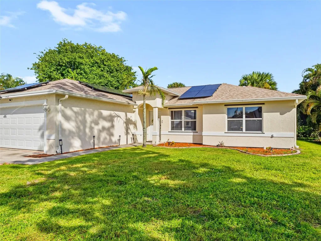2537 SW Deckard Street SW Port St Lucie FL 34953