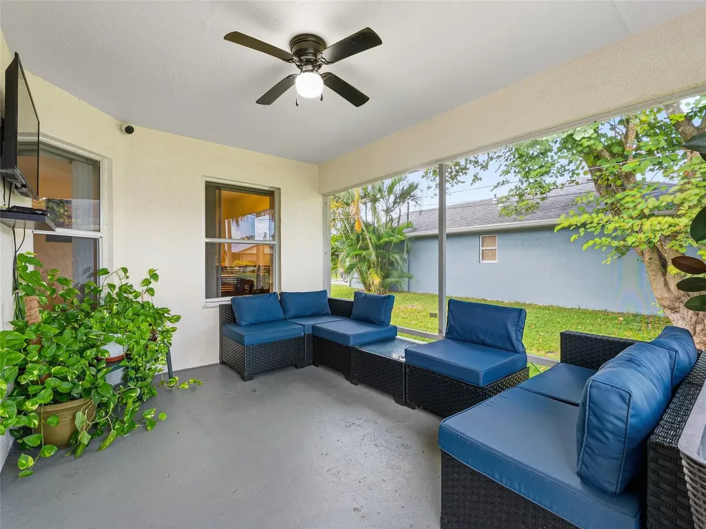 2537 SW Deckard Street SW Port St Lucie FL 34953