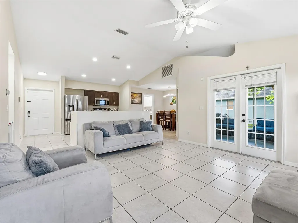 2537 SW Deckard Street SW Port St Lucie FL 34953