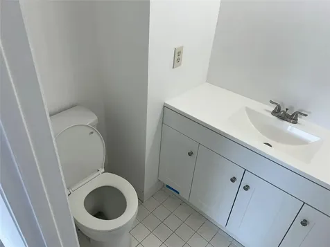 871 NE 207th Terrace Miami FL 33179