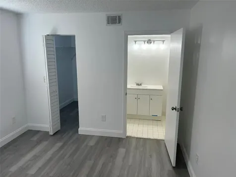 871 NE 207th Terrace Miami FL 33179