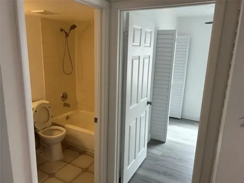 871 NE 207th Terrace Miami FL 33179
