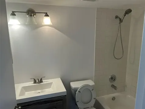 871 NE 207th Terrace Miami FL 33179