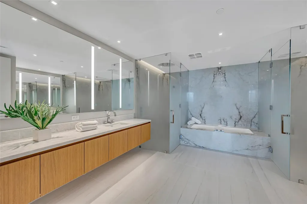 2241 SE 17th Street Fort Lauderdale FL 33316