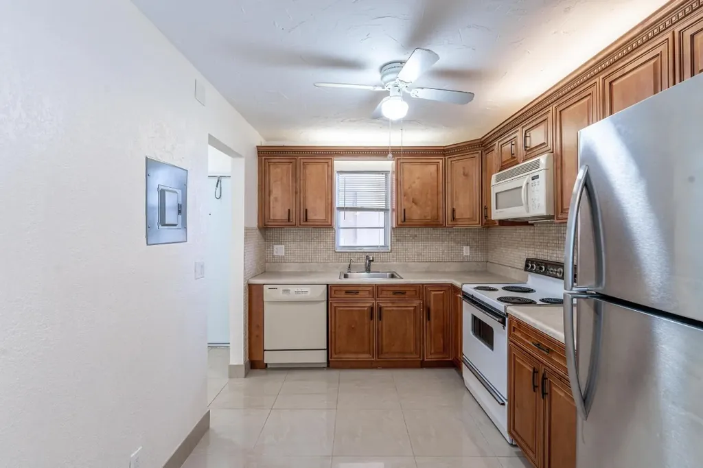 2551 Aragon Boulevard Sunrise FL 33322