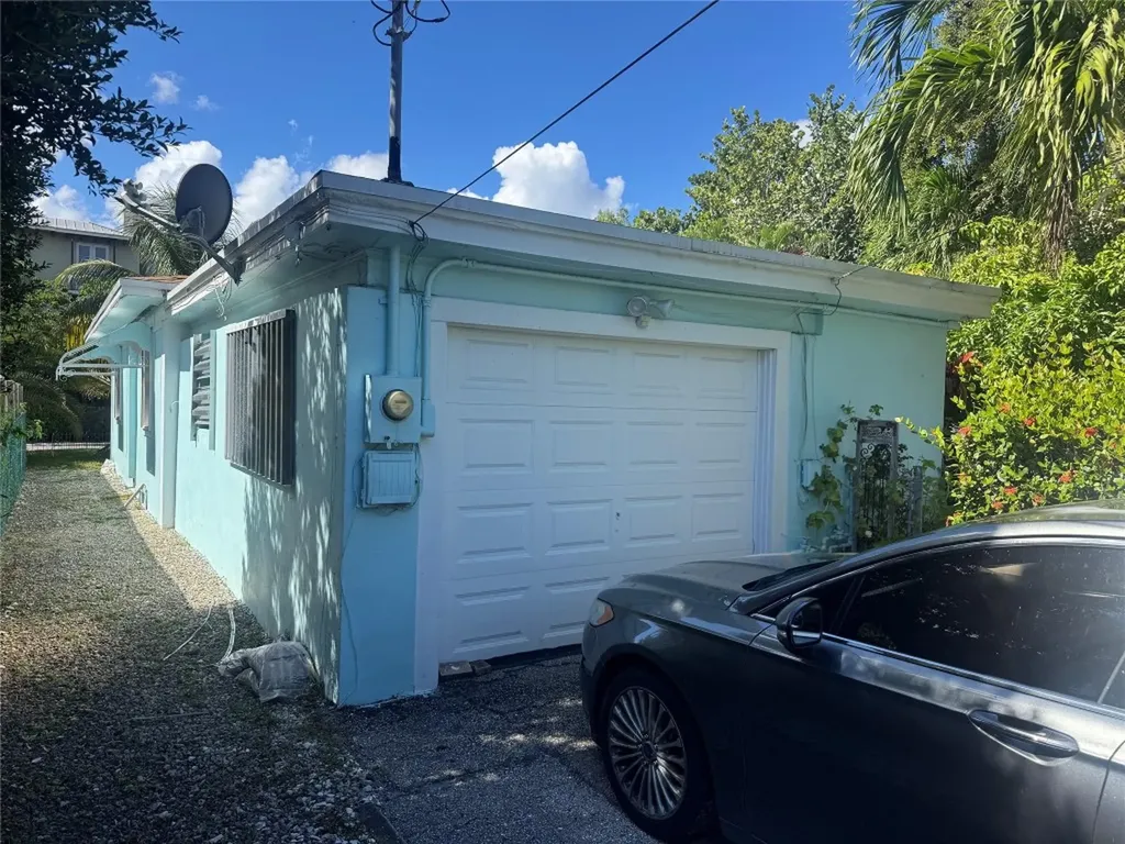 812 S Federal Highway Lake Worth Beach FL 33460