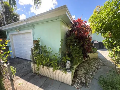 812 S Federal Highway Lake Worth Beach FL 33460
