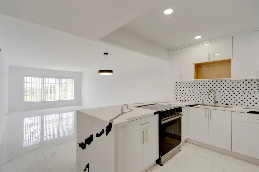 3050 N Palm Aire Drive Pompano Beach FL 33069