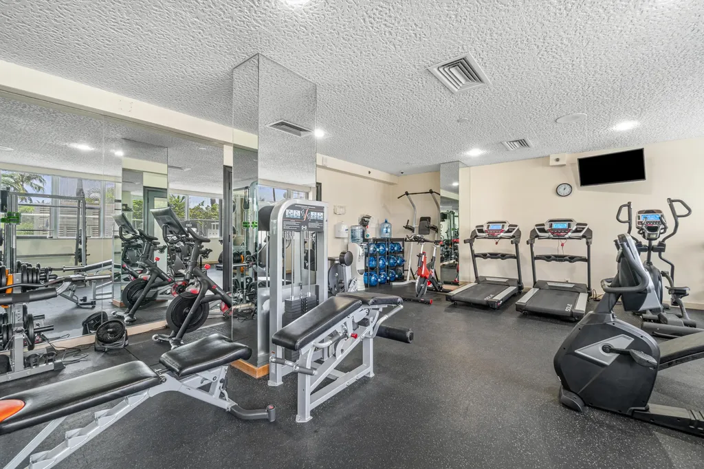 3000 Holiday Drive Fort Lauderdale FL 33316