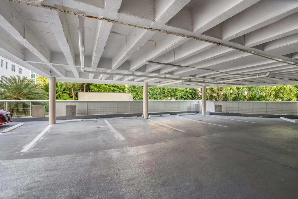 3000 Holiday Drive Fort Lauderdale FL 33316