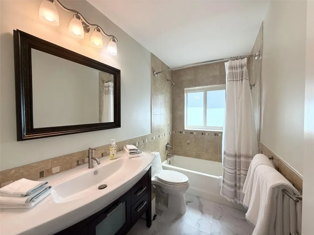 1820 Bel Air Avenue Pompano Beach FL 33062