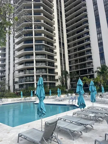 19667 Turnberry Way Miami FL 33180