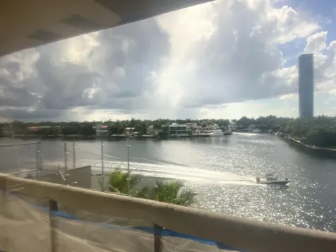 19667 Turnberry Way Miami FL 33180