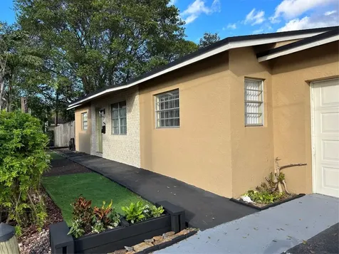 602 NE 38th Street Oakland Park FL 33334