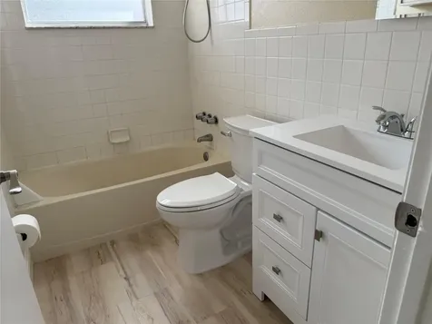 602 NE 38th Street Oakland Park FL 33334