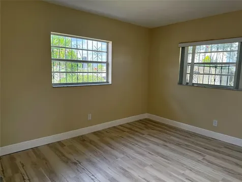 602 NE 38th Street Oakland Park FL 33334