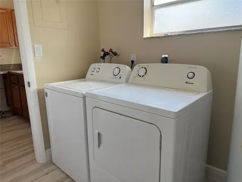 602 NE 38th Street Oakland Park FL 33334