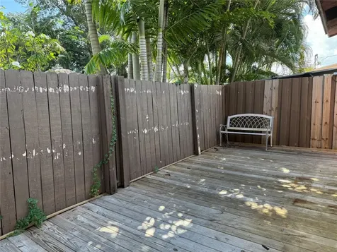 602 NE 38th Street Oakland Park FL 33334