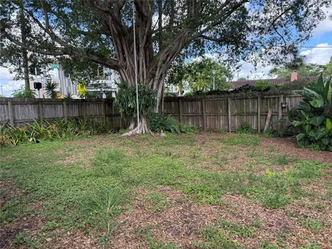 602 NE 38th Street Oakland Park FL 33334