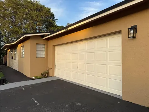 602 NE 38th Street Oakland Park FL 33334
