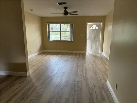 602 NE 38th Street Oakland Park FL 33334