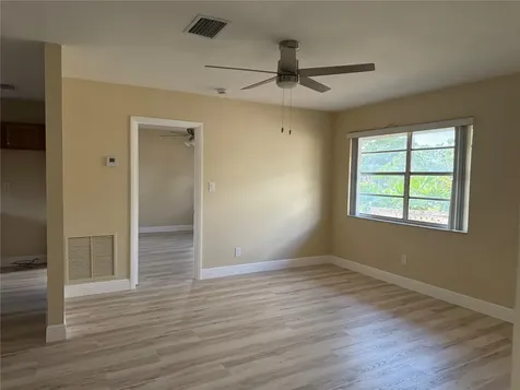 602 NE 38th Street Oakland Park FL 33334