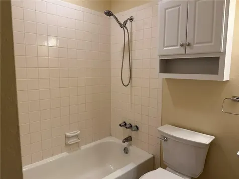 602 NE 38th Street Oakland Park FL 33334