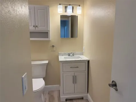 602 NE 38th Street Oakland Park FL 33334