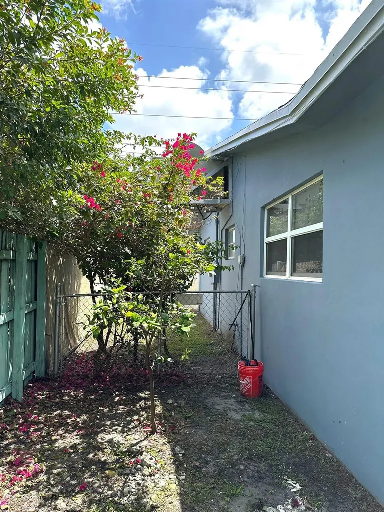 4201 Thomas Street Hollywood FL 33021