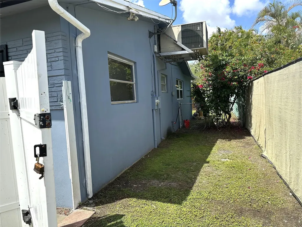 4201 Thomas Street Hollywood FL 33021
