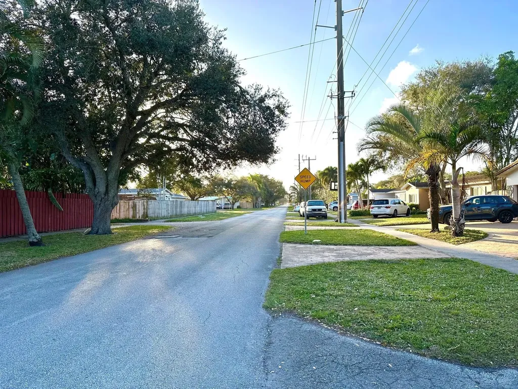 4201 Thomas Street Hollywood FL 33021