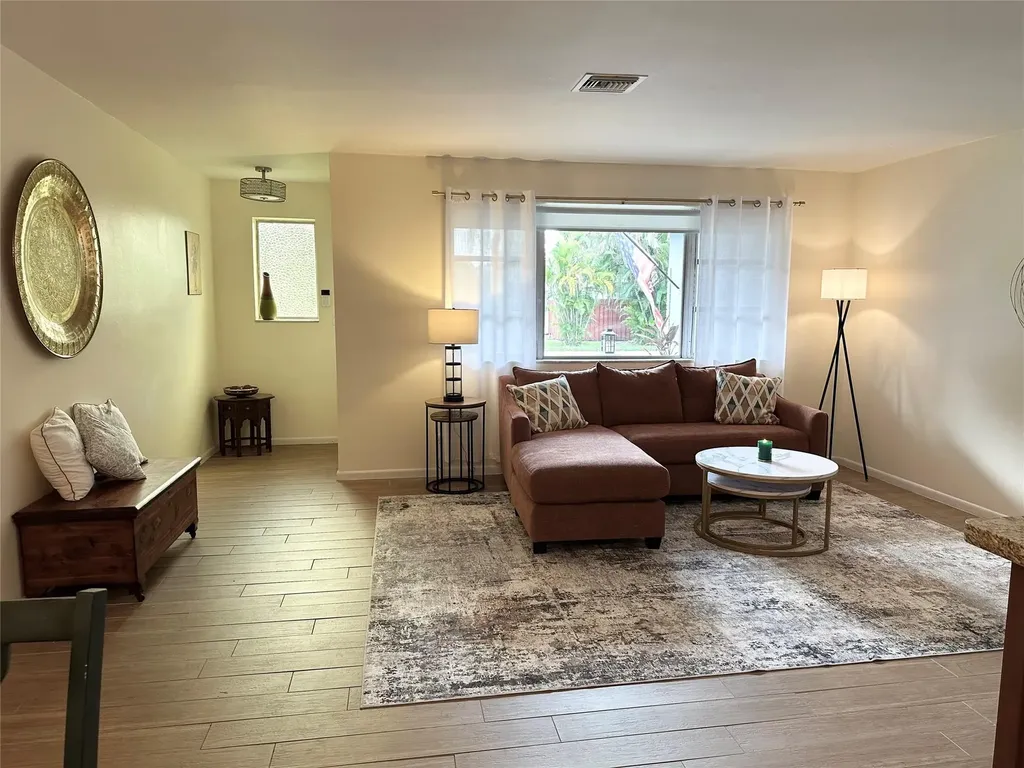 4201 Thomas Street Hollywood FL 33021