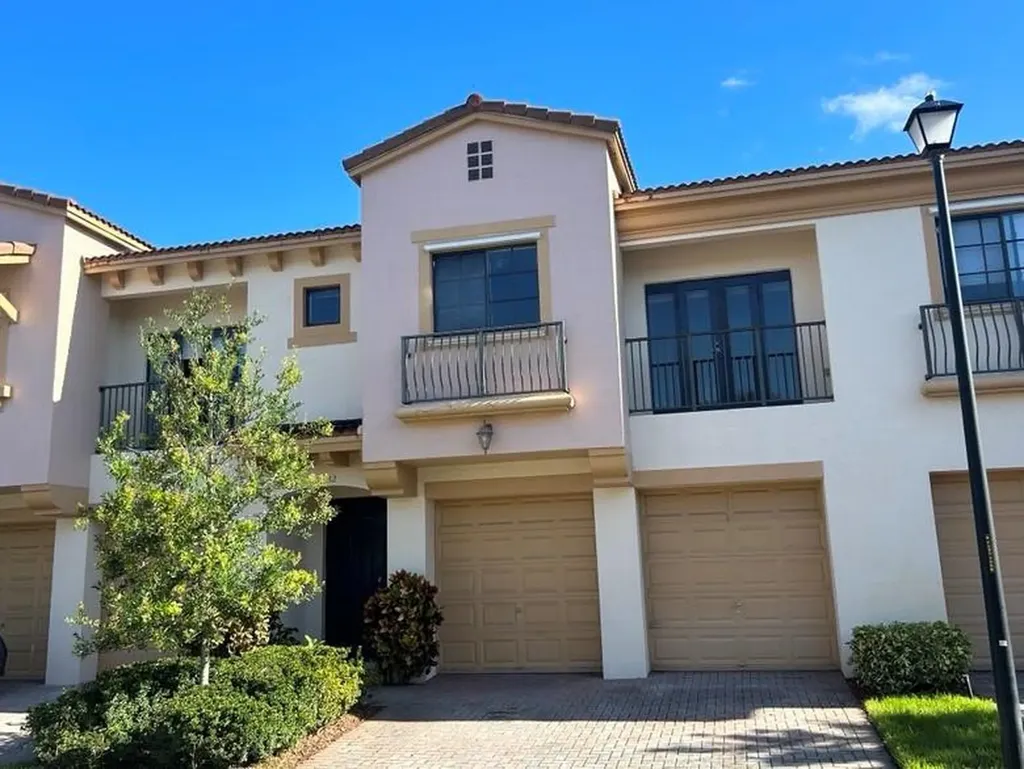 6132 Grand Cypress Circle Pompano Beach FL 33073