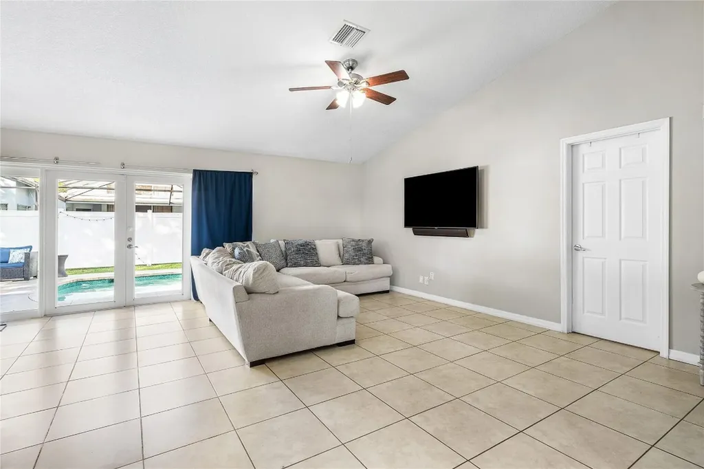 9661 Carousel Circle Boca Raton FL 33434