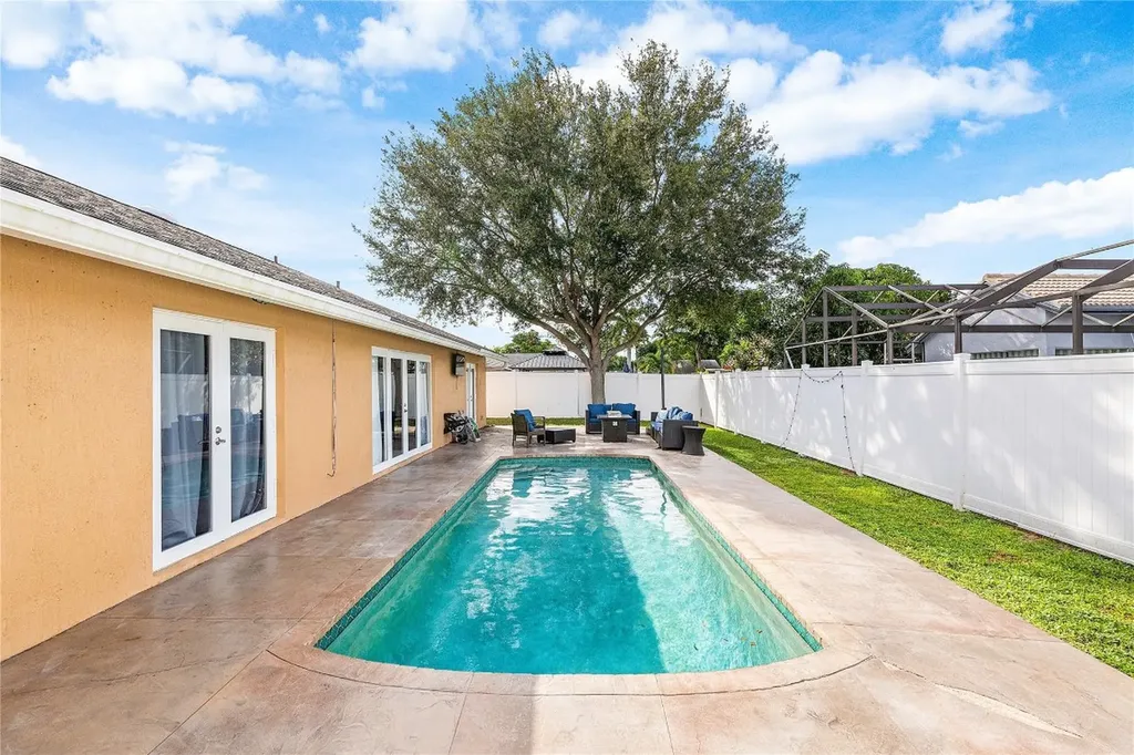 9661 Carousel Circle Boca Raton FL 33434