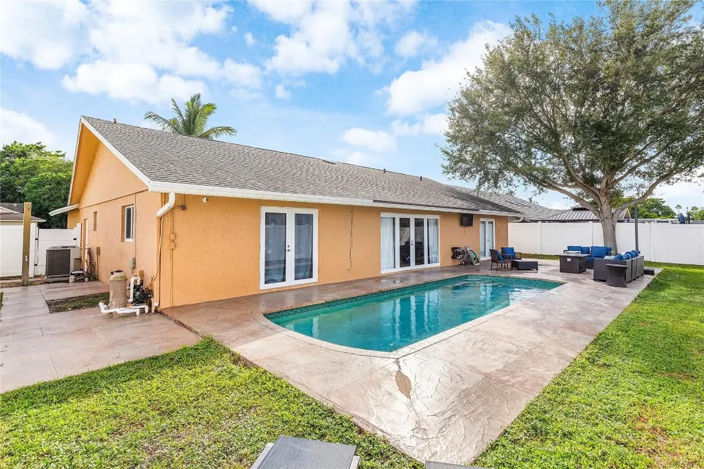 9661 Carousel Circle Boca Raton FL 33434