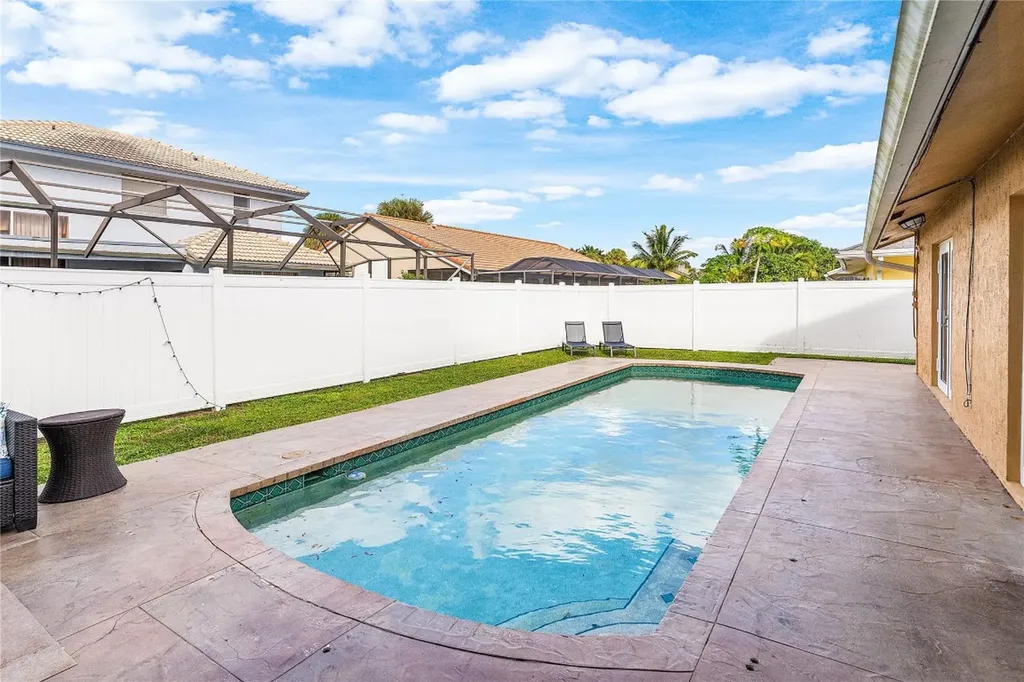 9661 Carousel Circle Boca Raton FL 33434