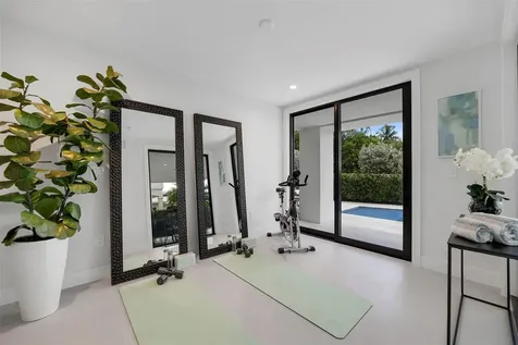 1813 N Fort Lauderdale Beach Boulevard Fort Lauderdale FL 33305