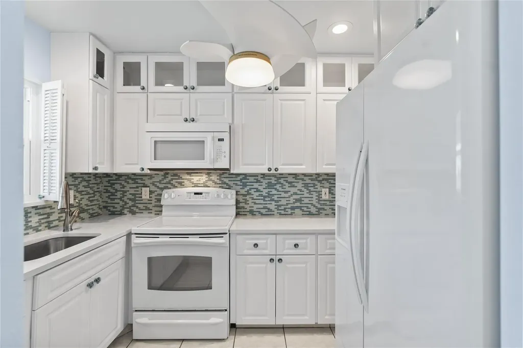 2050 NE 39th Street Pompano Beach FL 33064