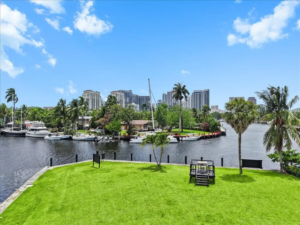 522 SW 9th Terrace Fort Lauderdale FL 33312