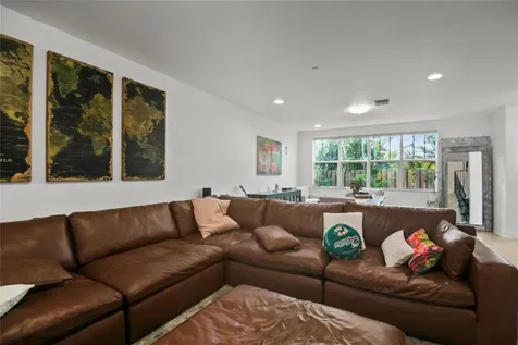 732 NE 15th Avenue Fort Lauderdale FL 33304