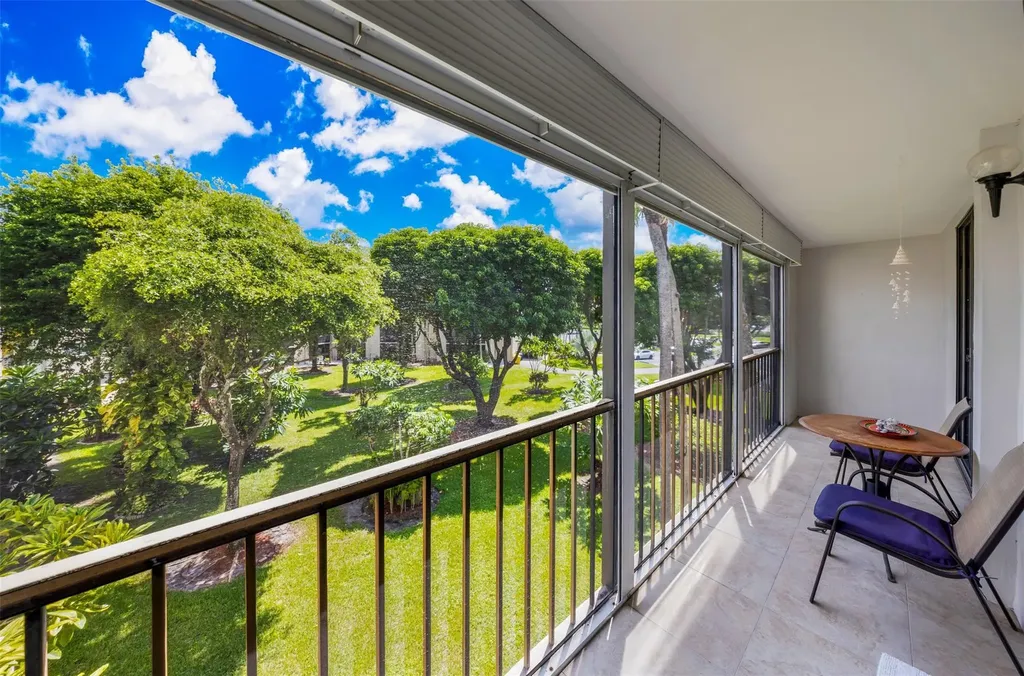 5250 Las Verdes Circle Delray Beach FL 33484
