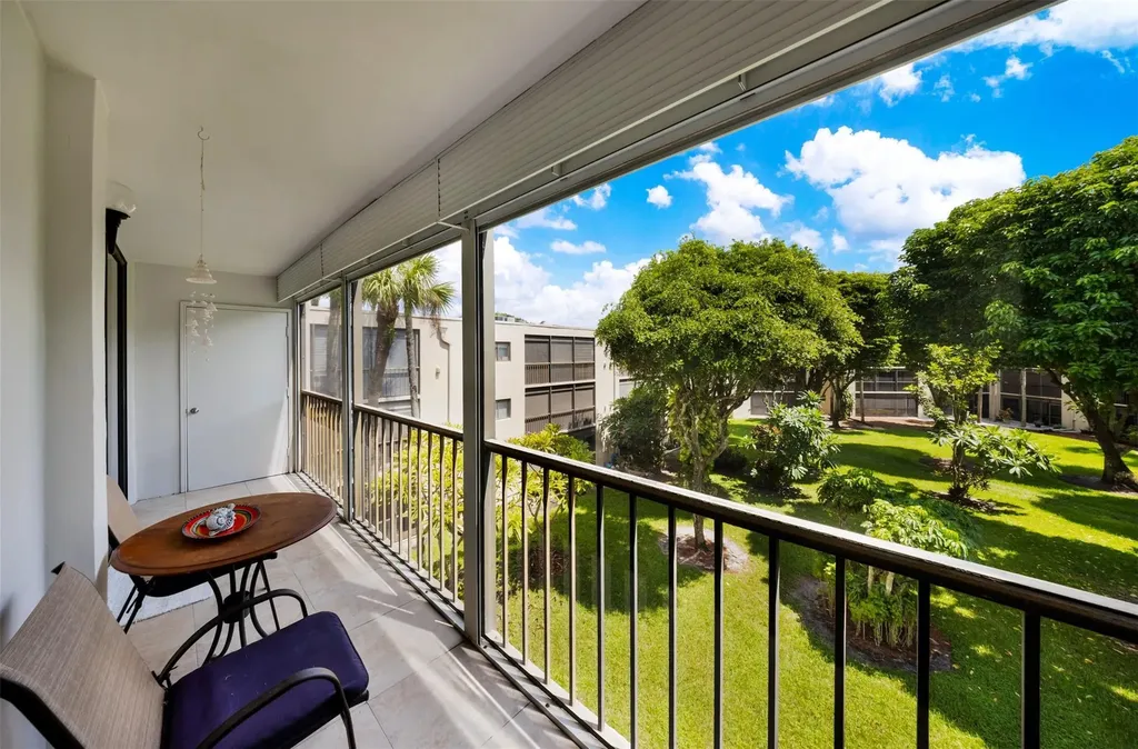 5250 Las Verdes Circle Delray Beach FL 33484