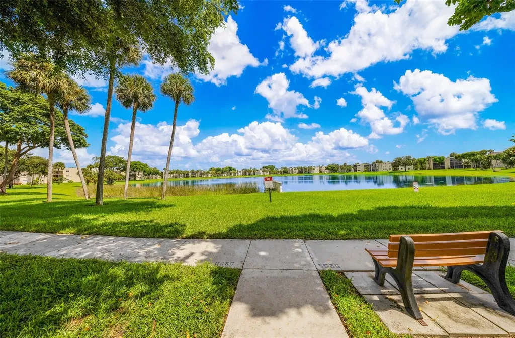5250 Las Verdes Circle Delray Beach FL 33484