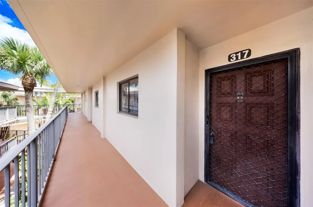 5250 Las Verdes Circle Delray Beach FL 33484