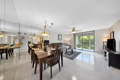5250 Las Verdes Circle Delray Beach FL 33484