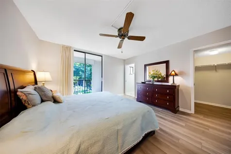 5250 Las Verdes Circle Delray Beach FL 33484